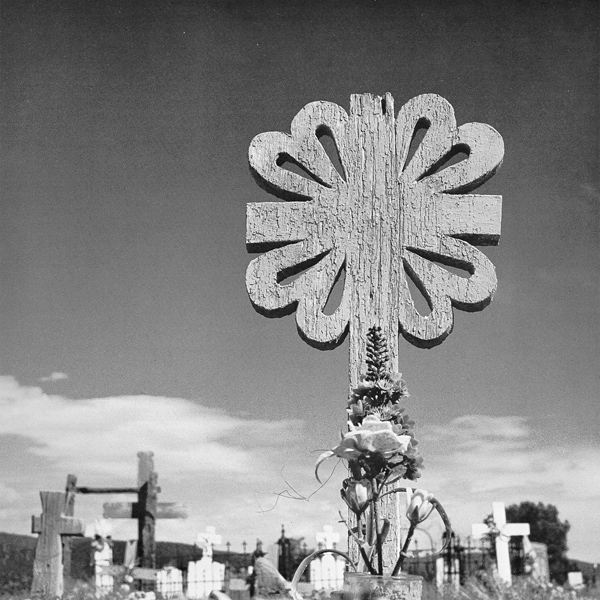 flower-like Tex-Mex wooden grave cross with holes, from Camposantos by Dorothy Benrimo, 1966